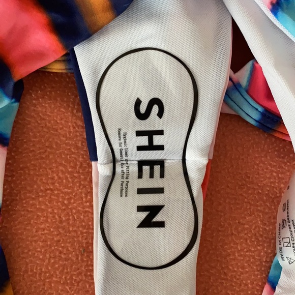 Bathing suit - Picture 3 of 3